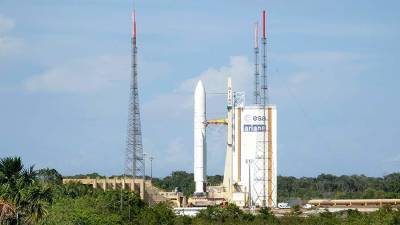 Ракета Ariane 5 вывела на орбиту первый перепрограммируемый спутник связи - iz.ru - Израиль - Французская Гвиана