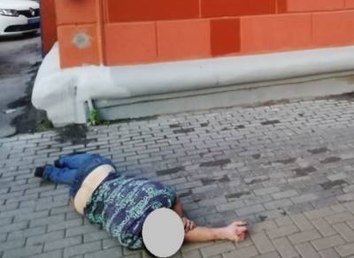 В центре Рязани дебошир разбил окна в офисном здании и повредил автомобиль - ya62.ru - Рязанская обл. - Рязань