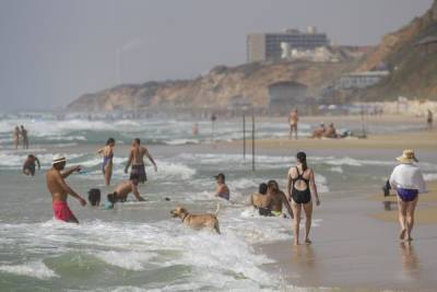 На пляже в Нетании утонул 48-летний мужчина - news.israelinfo.co.il - Тель-Авив