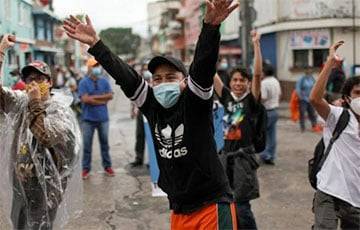 Алехандро Джамматтеи - В Гватемале демонстранты перекрыли несколько дорог и улиц в столице - charter97.org - США - Белоруссия - Гватемала - Республика Гватемала