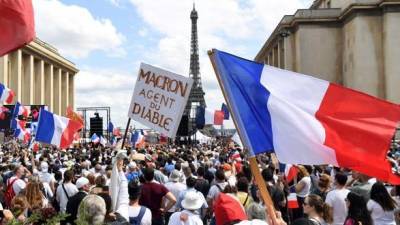 По всей Франции начались протесты против санитарных пропусков и обязательной вакцинации - unn.com.ua - Украина - Киев - Франция - Париж