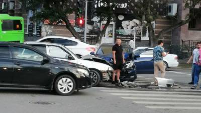 Жесткое ДТП произошло на одном из тюменских перекрестков - nashgorod.ru - Ханты-Мансийск - Тюмень - Тюменская обл.