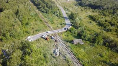 Последствия столкновения поезда с цементовозом под Калугой сняли с дрона - 5-tv.ru - Москва - Ейск