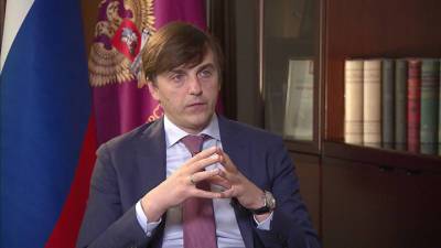 Владимир Путин - Сергей Кравцов - Кравцов: многие школы еще советские и давно требовали капремонта - vesti.ru