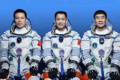 Тан Хунб - Китайские космонавты вышли в открытый космос впервые за 13 лет - eadaily.com - Китай