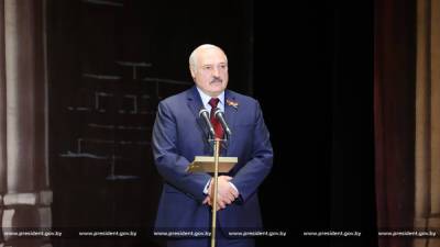 Александр Лукашенко - Янка Купала - Лукашенко — актерам Большого театра: не лезьте в политику, там жестокие, бешеные законы - naviny.by - Белоруссия - Минск