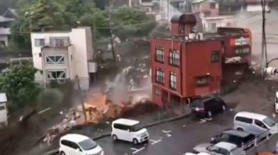 В Японии оползень уничтожил 80 домов, есть погибшие - ru.slovoidilo.ua - Украина - Токио - Япония - Атами