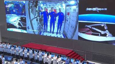 Тан Хунб - Китайские космонавты впервые с 2008 года вышли в открытый космос - russian.rt.com - Китай