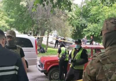 Хотел найти маму: ребенок застрял головой в решетке, спасатели бросились на помощь - politeka.net - Украина - Днепропетровская обл. - Днепр