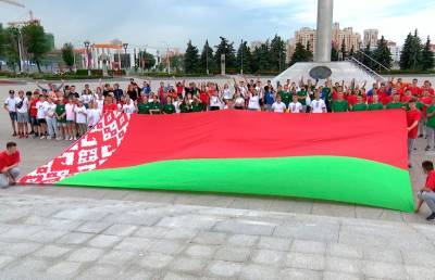Государственный флаг – ориентир белорусов на земле и в небе - grodnonews.by - Белоруссия - Минск