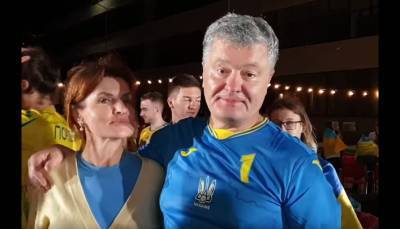 Петр Порошенко - "Еле держится на ногах": Появилось видео с "пьяным" Порошенко после матча Украины - reendex.ru - Украина - Англия