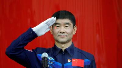 Тан Хунб - Космонавты из КНР завершили семичасовые работы в открытом космосе - russian.rt.com - Китай