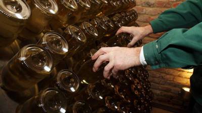 Moet Hennessy согласилась с требованиями нового российского закона об игристых винах - gazeta.ru - Россия