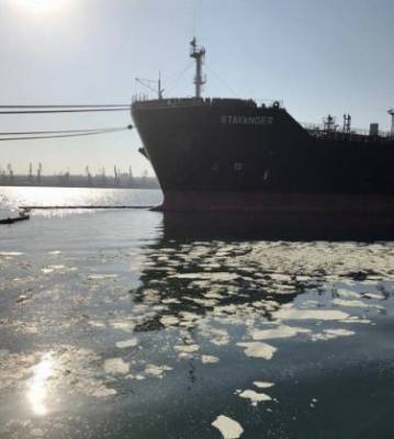 Убытков на 65,2 млн гривен: иностранное судно выбросило во внутренние морские воды Украины 8,5 тонны пальмового масла. ФОТО - enovosty.com - Украина - Одесса - Южный