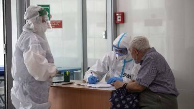 Страховые выплаты заболевшим ковидом резко выросли - iz.ru - Россия - Израиль