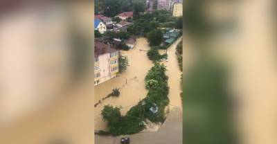 В Сочи реки выходят из берегов, жителей просят подготовиться к эвакуации - reendex.ru - Сочи