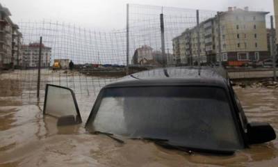 На российском курорте из-за урагана и ливня готовятся к эвакуации людей - gubdaily.ru - Сочи - Краснодарский край