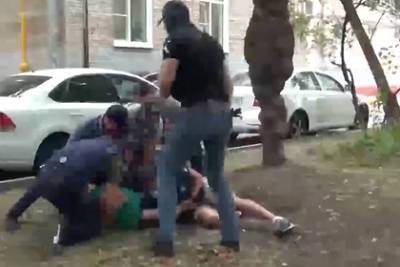 ФСБ показала видео операции против готовивших серию терактов в России - lenta.ru - Россия