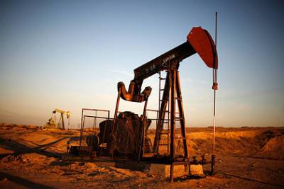 Нефтяному рынку предсказали угрозу ценовой войны - lenta.ru
