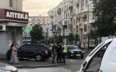 Джип не уступил мусоровозу и отлетел в аптеку: детали аварии в Харькове - politeka.net - Украина - Харьков