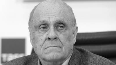 Владимир Путин - Юлия Меньшова - Вера Алентова - Путин назвал смерть Меньшова невосполнимой утратой - gazeta.ru - Россия