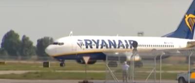 В Польше пилот Ryanair не впустил в самолет десятки украинцев - w-n.com.ua - Польша - Одесса - Ирландия - Познань