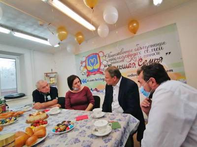 Петр Толстой - Петр Толстой проверил новое помещение центра "Большая семья" в Кузьминках - tvc.ru