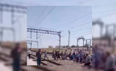 Девять человек, перекрывших железную дорогу из-за проблем с электричеством, отправили на 15 суток за решетку - podrobno.uz - Узбекистан - Ташкент