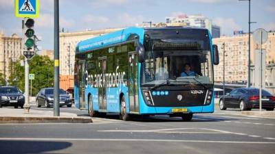 Максим Ликсутов - В Москве запустили 650 электробусов по 49 маршрутам за три года - russian.rt.com - Москва