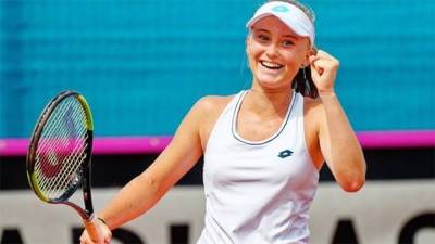 Вероника Кудерметова - Wimbledon. Юниорка Полина Кудерметова взяла успешный старт - vesti.ru - Россия
