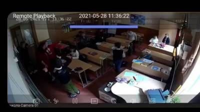 В Виннице ассистентка учителя угрожала отрезать половой орган мальчику с синдромом Дауна (видео) - sharij.net
