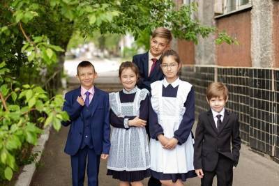 Новые модели школьной формы для учеников 1-11 классов поступили в «Для самых главных» - chita.ru
