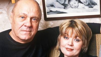 Владимир Меньшов - «Сердце кровью обливается»: дочь покойного Меньшова попросила о помощи - 5-tv.ru - РСФСР
