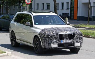 Обновленный BMW X7 получит раздельные фары - zr.ru