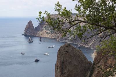Штормовое предупреждение объявили в Крыму на 6 и 7 июля - vm.ru - Крым