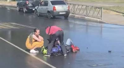 Стонал на носилках реанимации: в Ярославле в ДТП разбился мотоциклист - progorod76.ru - Ярославская обл. - Ярославль