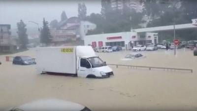 В Краснодарском крае из-за наводнения ввели режим ЧС в шести муниципалитетах - znak.com - Сочи - Краснодарский край - Славянск - Геленджик - район Северский