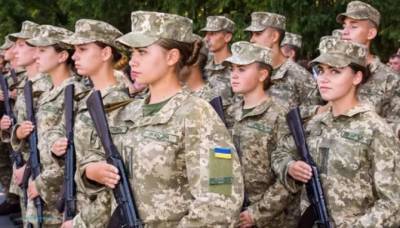 Военнослужащих украинок хотят судить военным судом и отправлять на гауптвахту - lenta.ua - Украина