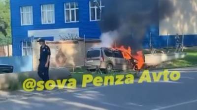 На ул. Литвинова Поляна «Лада» вспыхнула после ДТП - penzainform.ru - Россия - Пенза