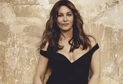 Моника Беллуччи - Беллуччи вместе с дочерью снялась для обложки Vogue - vm.ru - Италия