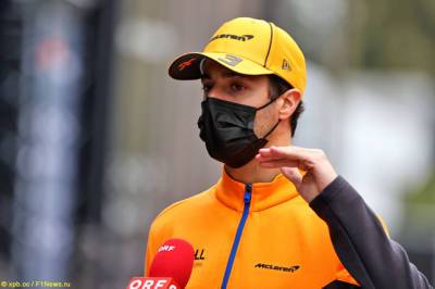 Марк Уэббер - Риккардо: Мы понимаем причину отмены гонки в Австралии - f1news.ru - Австралия