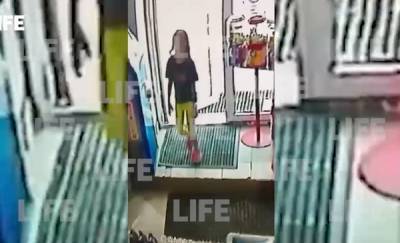 Анастасия Муравьева - Пропавшая в Тюмени девочка попала на запись камеры видеонаблюдения в магазине - news.megatyumen.ru - Тюмень