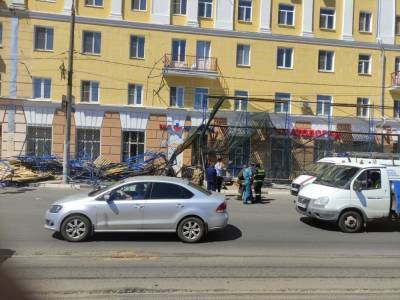 Строительные леса обрушились на улице Чкалова: пострадали два человека - vgoroden.ru - Россия - Нижний Новгород - Строительство