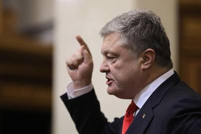 Владимир Зеленский - Петр Порошенко - Виктор Медведчук - Игорь Головань - Порошенко подал в суд на Зеленского из-за обвинений в сговоре с Медведчуком - lenta.ru - Украина