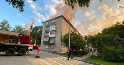 «Не успеваем подставлять вёдра»: в Светлогорске заливает квартиры в пятиэтажке, где сгорела крыша (фото, видео) - klops.ru - Светлогорск