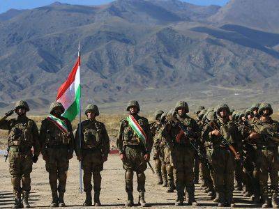 Эмомали Рахмон - Шерали Мирзо - В Таджикистане мобилизуют 20 тыс. военных из-за наступления талибов - kasparov.ru - Таджикистан - Афганистан