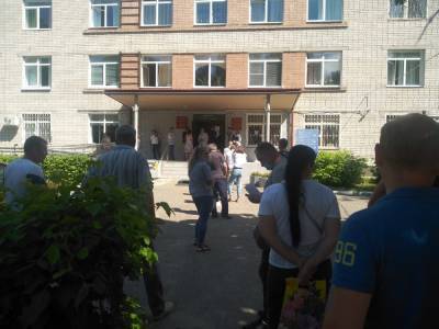 В Твери водители выстроились в очереди перед психдиспансером - afanasy.biz - Тверь