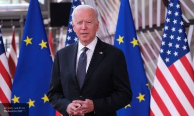 Джо Байден - Читатели Daily Mail обвинили Байдена в "бессилии и деменции" - newinform.com - Москва - Россия - США - Вашингтон