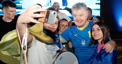Владимир Зеленский - Петр Порошенко - Идеальный враг. Почему Зеленский не посадит Порошенко и какие планы на него у Банковой - focus.ua - Украина