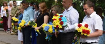 Вадим Филашкин - В Бахмуте возложили цветы к мемориалу памяти Героев батальона «Донбасс» - w-n.com.ua - Украина